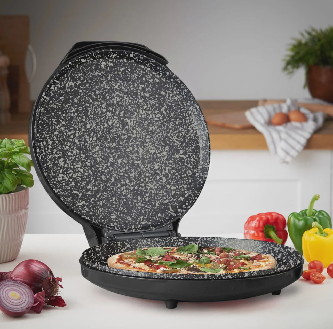 BP300-7009  - Ceramic Pizza Maker, Black